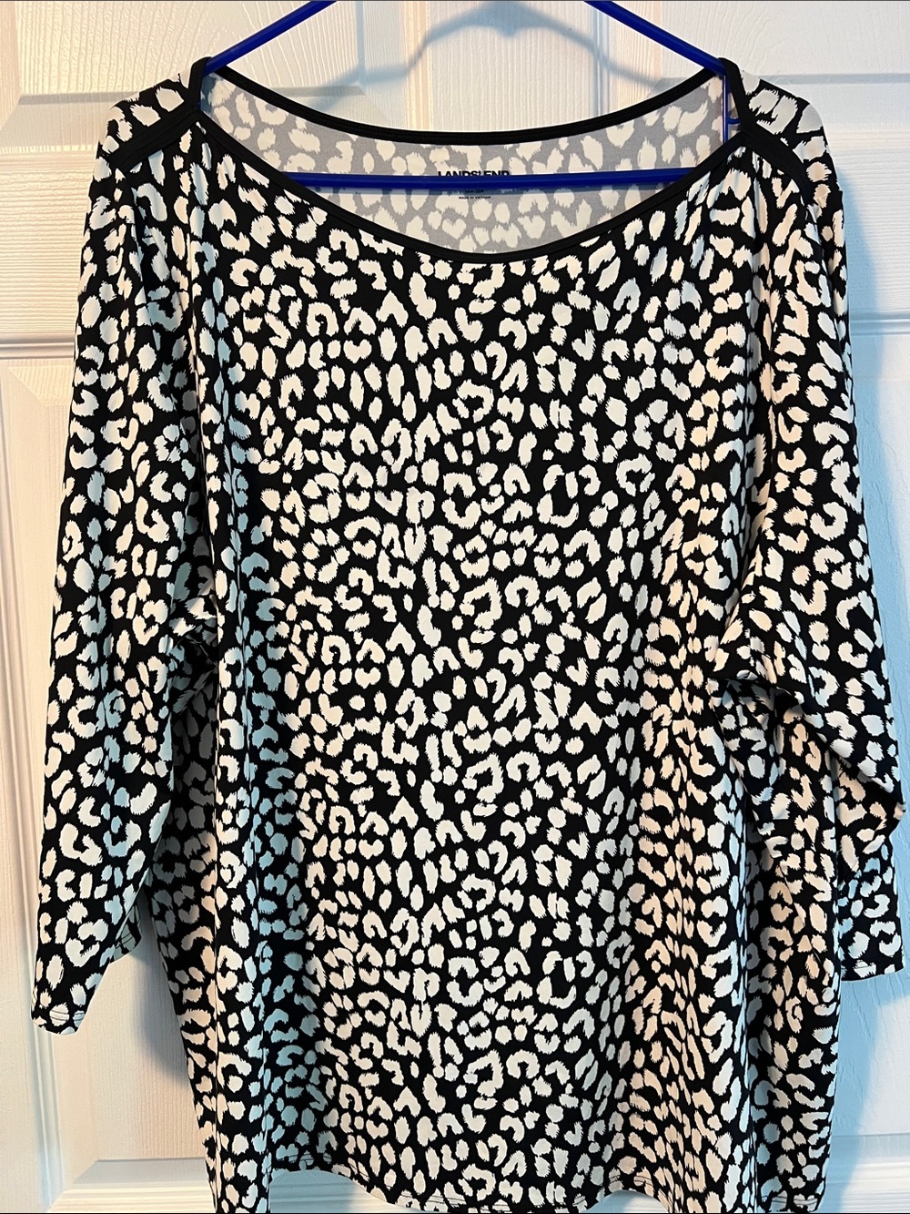 Lands' End women’s 2x Black and White Leopard Print Swim sun protection top